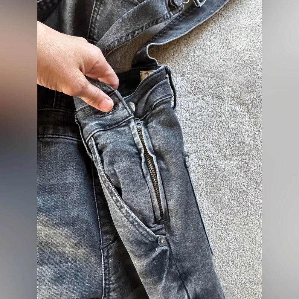 Free People We The Free Black Carly Mid Rise Flare Overalls Size 24 - Picture 5 of 11